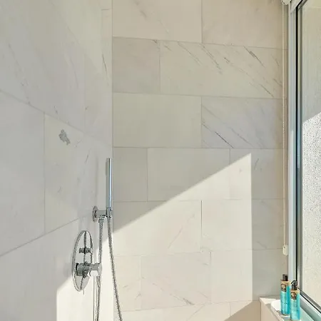 Arc - Perfect Seaside Luxury With Heated Pool 别墅